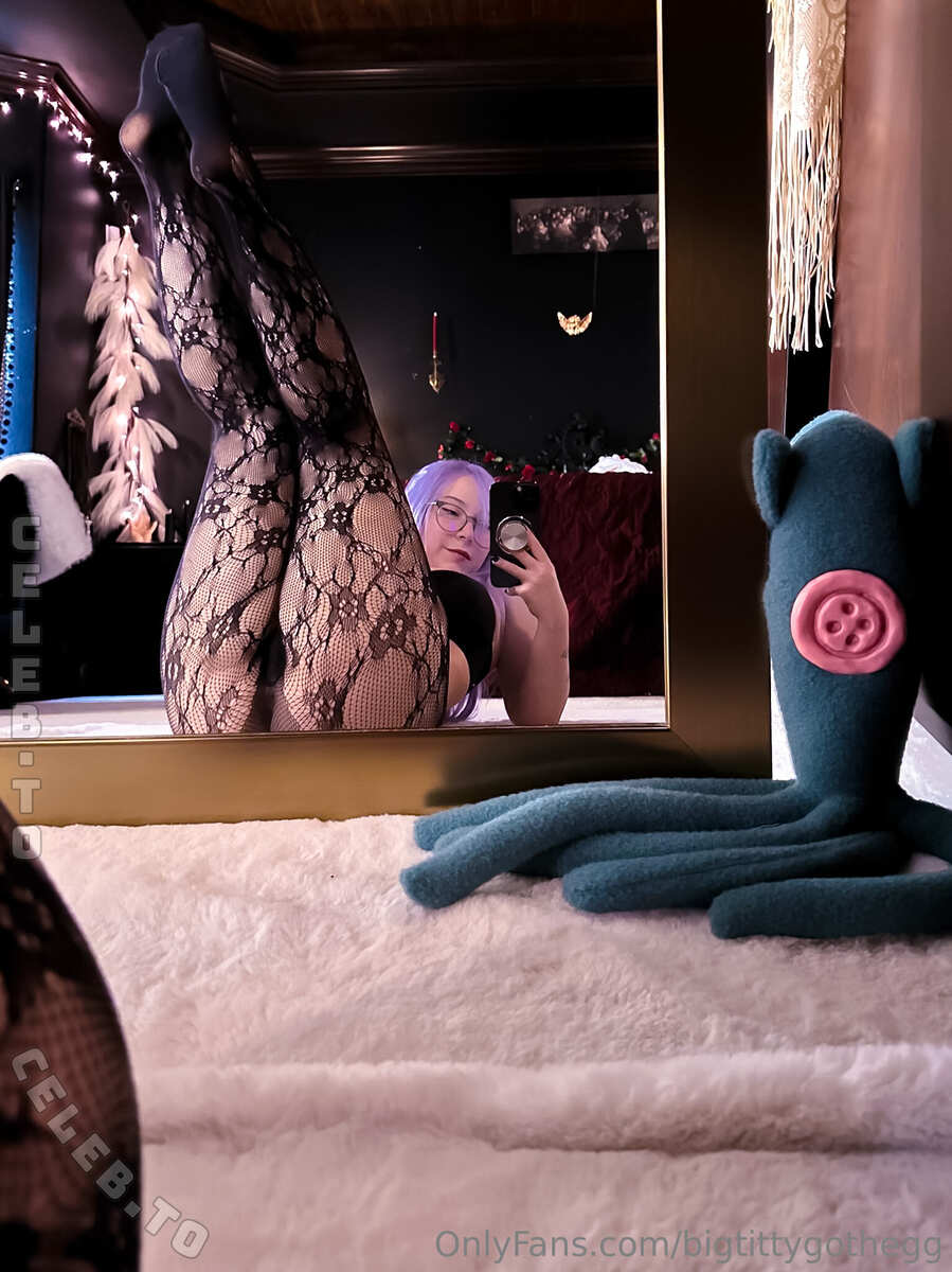 bigtittygothegg nude photo 3