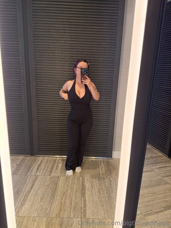 bigtittygothegg nude photo 1