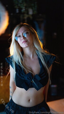 bigtittygothegg nude photo 34
