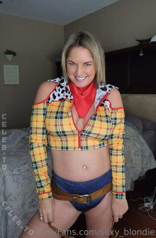 Bikininicole photo 5