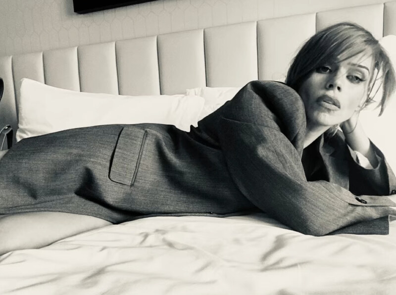 Billie Piper nude photo 3