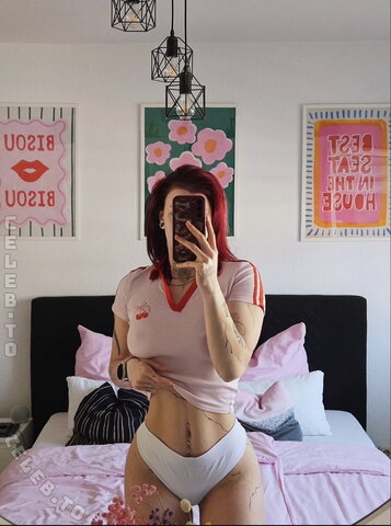 Bimbalabambi nude photo 7