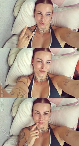 Bimbalabambi nude photo 3