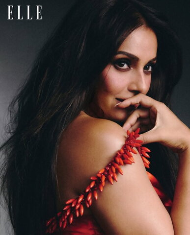 Bipasha Basu nude photo 1