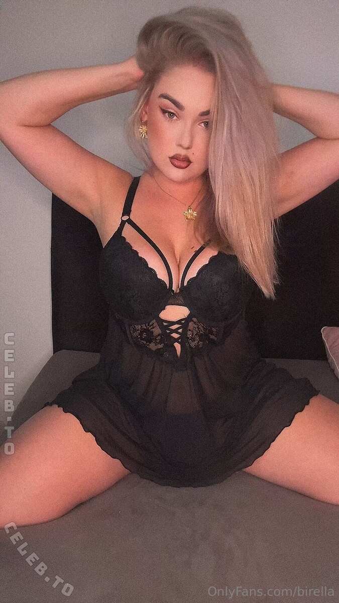 Birella nude photo 10