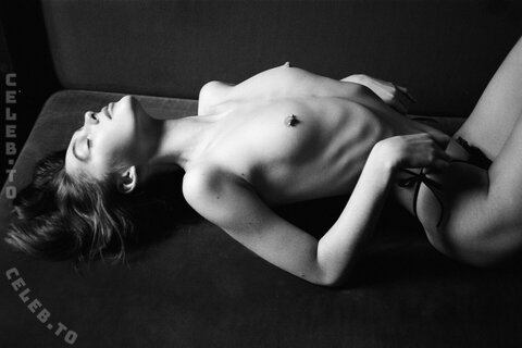 Birkaiss nude photo 6