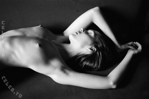 Birkaiss nude photo 5