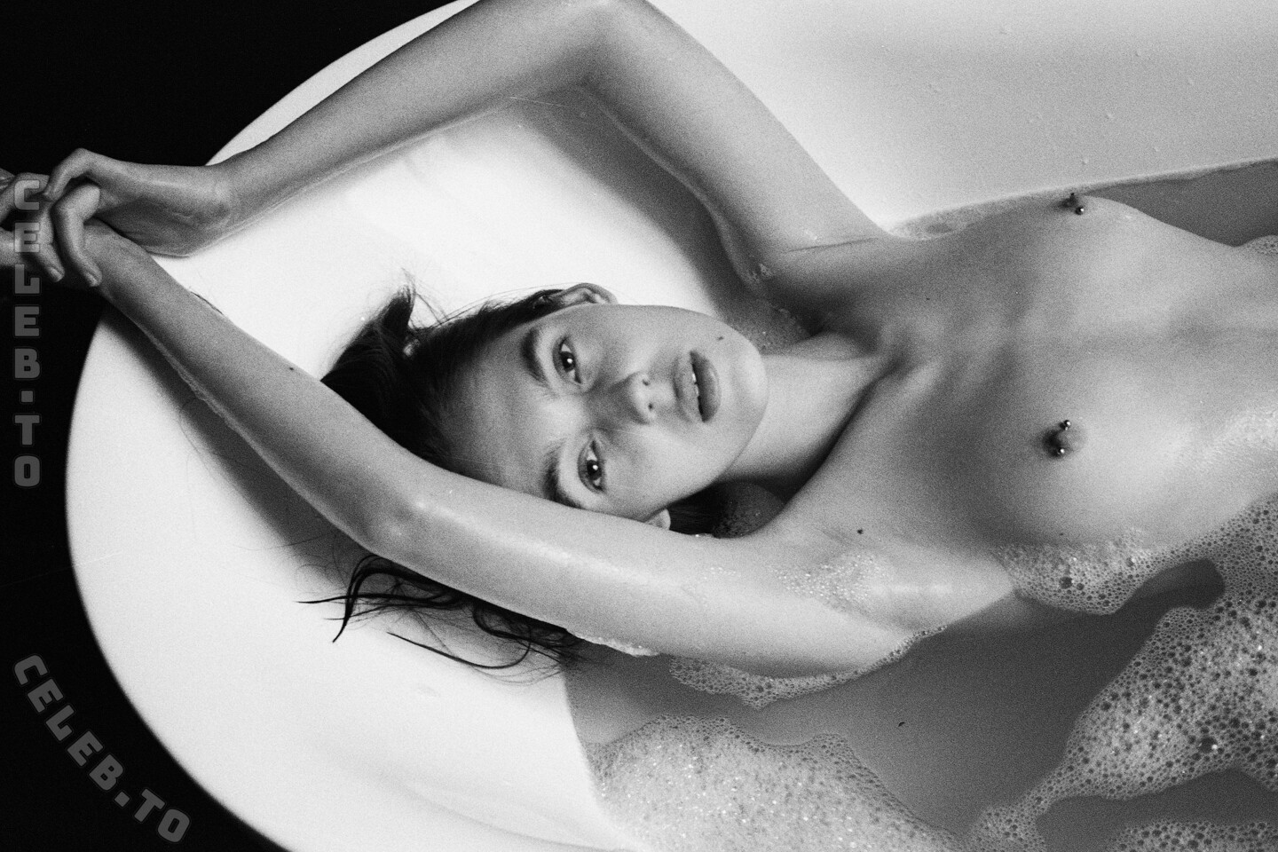 Birkaiss nude photo 3