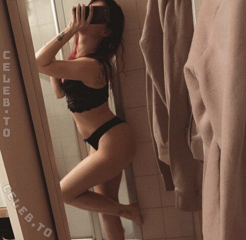 Bitchazepam nude photo 5