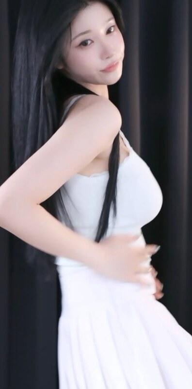 BJ nude photo 2