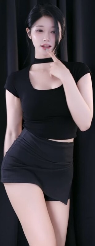 BJ nude photo 6