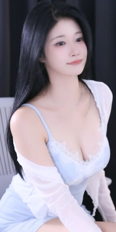 BJ nude photo 14