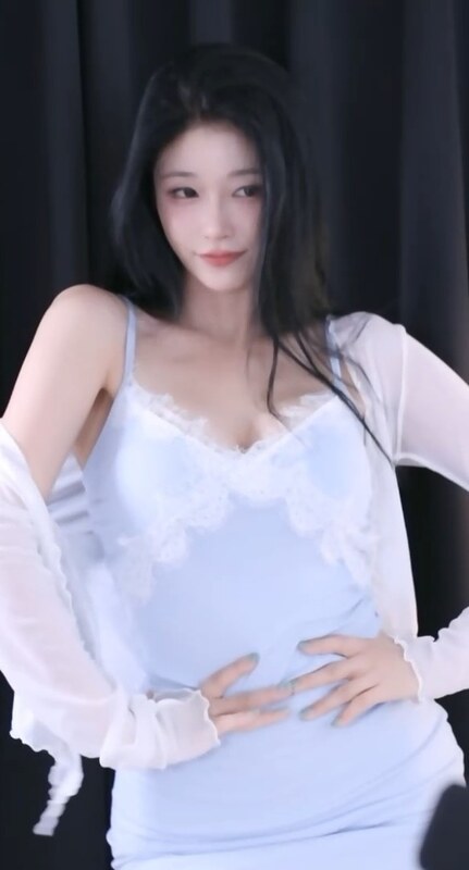 BJ nude photo 17