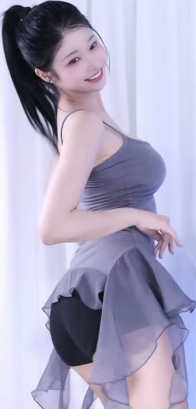 BJ nude photo 8