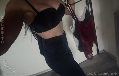 Blackly nude photo 6