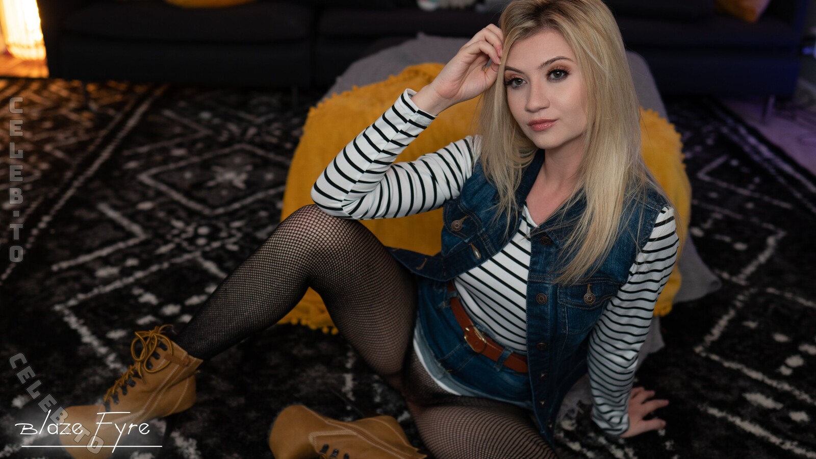 Blazefyre nude photo 19