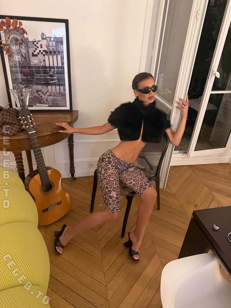 Bleneraademi nude photo 20