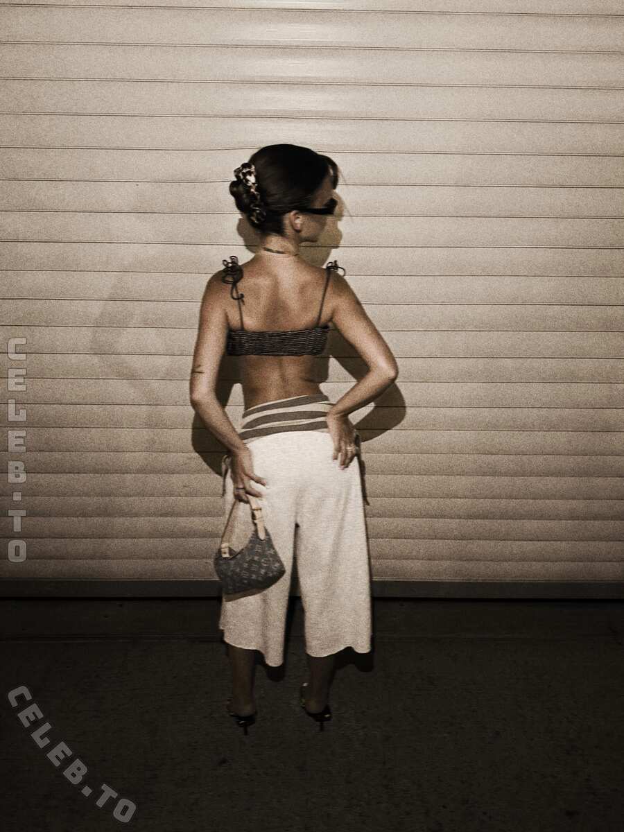 Bleneraademi nude photo 6