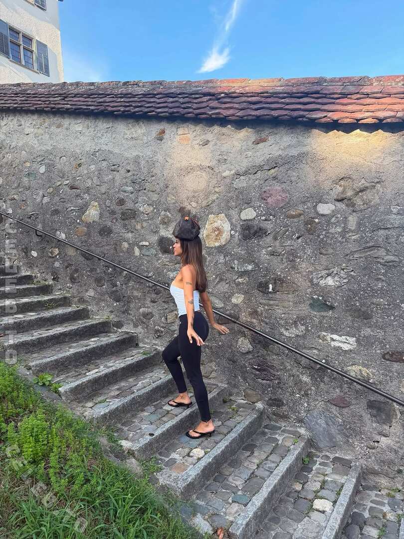 Bleneraademi nude photo 15