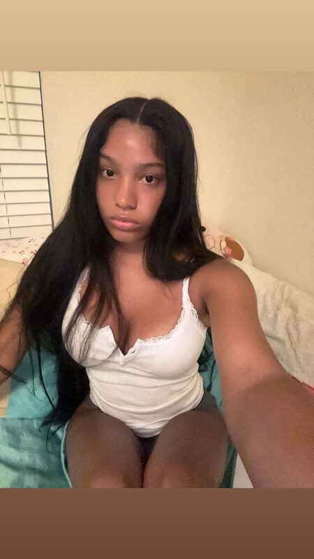 bllessiingss nude photo 8