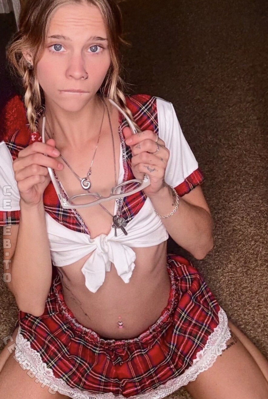 blondeeegirl33 nude photo 3