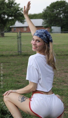 blondeeegirl33 nude photo 32