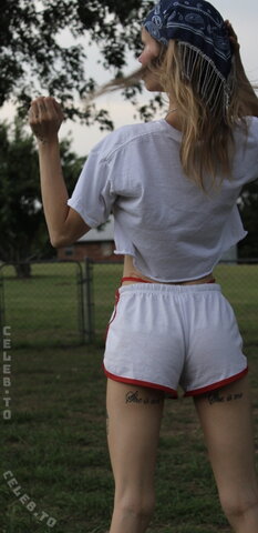 blondeeegirl33 nude photo 21