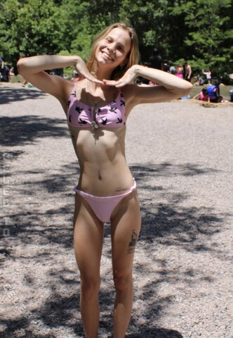 blondeeegirl33 nude photo 9