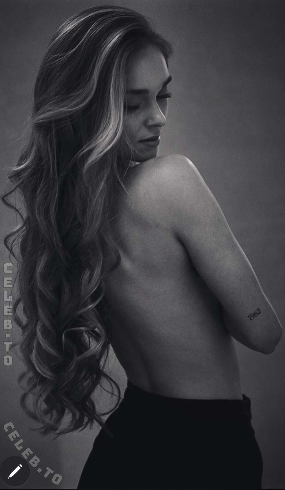 blondegermanx nude photo 5
