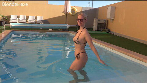 Blondehexe nude photo 11