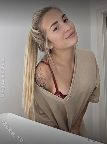 blonde_model nude photo 7
