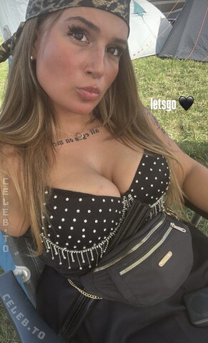 BlondeSarah2006 nude photo 2