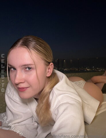 blondescutie nude photo 8