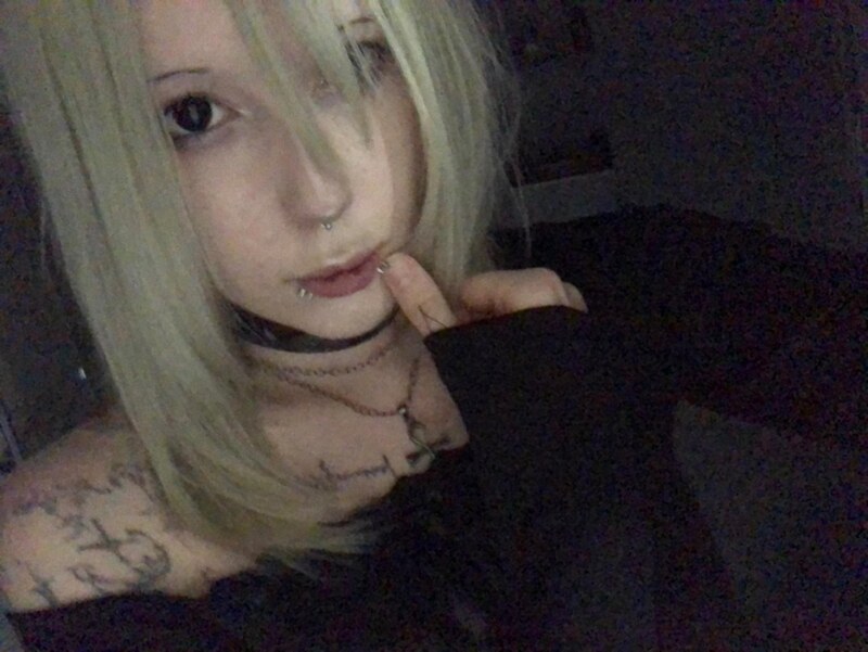 blondiesilly nude photo 5