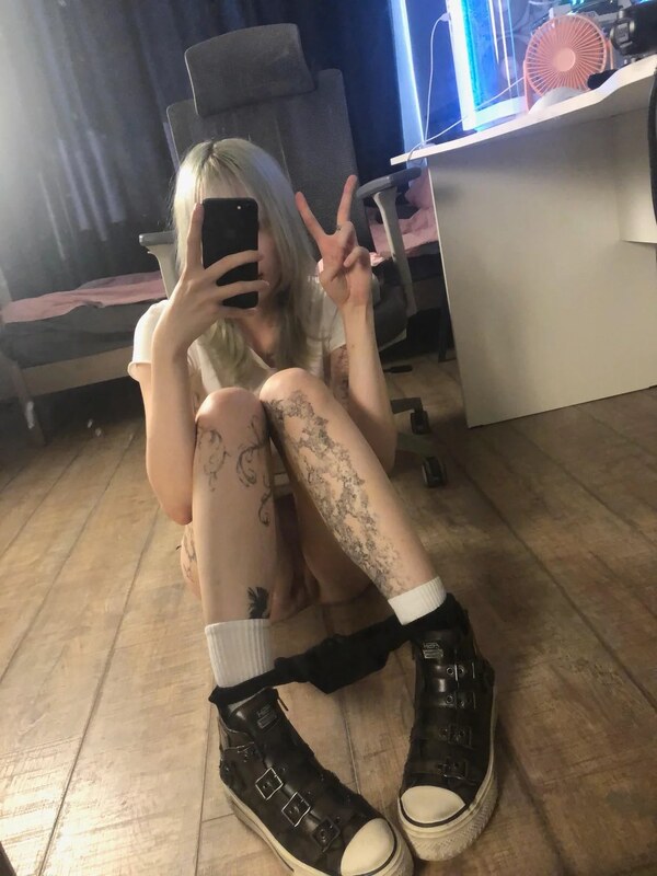 blondiesilly nude photo 8