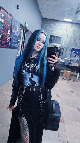 BlueAstrid Hot (1 photo)