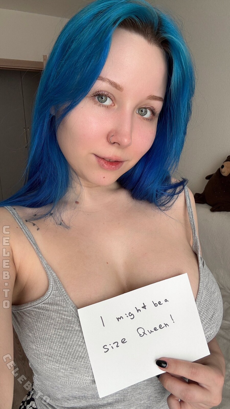 BlueMoonie nude photo 6