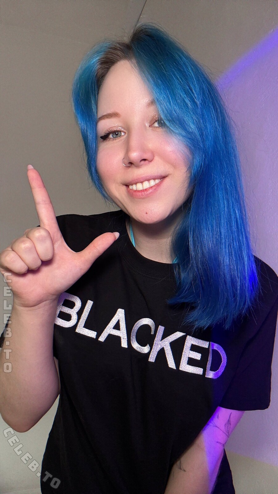 BlueMoonie nude photo 8