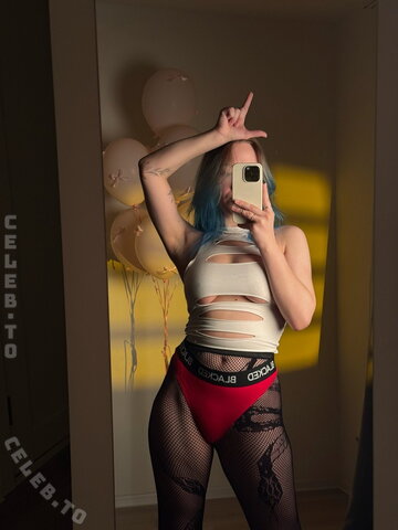 BlueMoonie nude photo 2