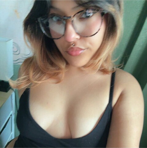 blunts7ut nude photo 5