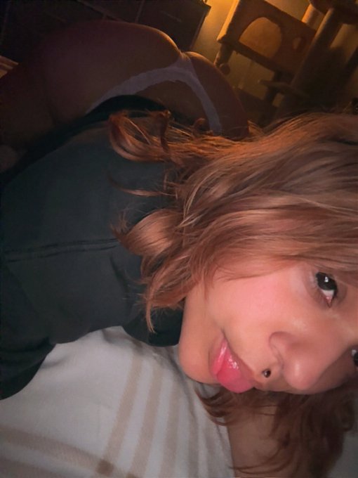 blunts7ut nude photo 7