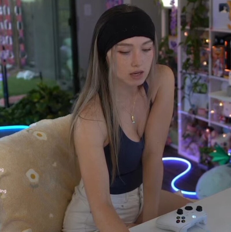 BluTube nude photo 18