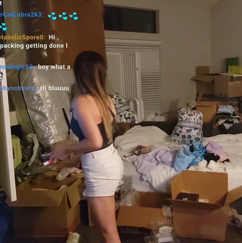 BluTube nude photo 3