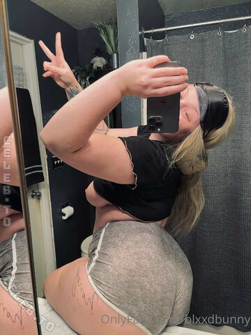 blxxdbunny nude photo 12