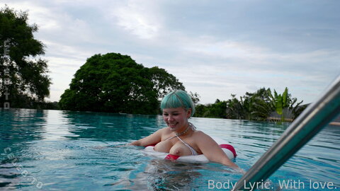 Body_Lyric nude photo 6