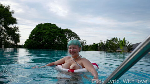 Body_Lyric nude photo 5