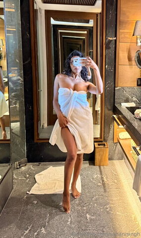 Bollywoodtrapqueen nude photo 2