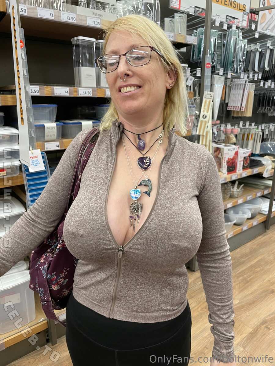 BoltOnWife nude photo 7