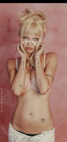 Bonnie Strange photo 2