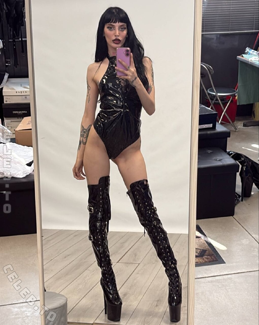 Borderlady nude photo 10